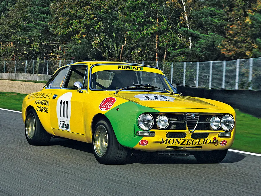 Alfa Romeo Giulia Sprint GTAM Classic Cars Bilder technische Daten