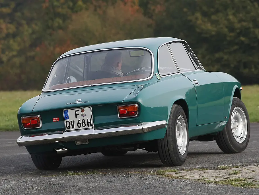Alfa Romeo GT 1300 Junior Alfa Romeo/Porsche/Simca/Lancia: Vergleich