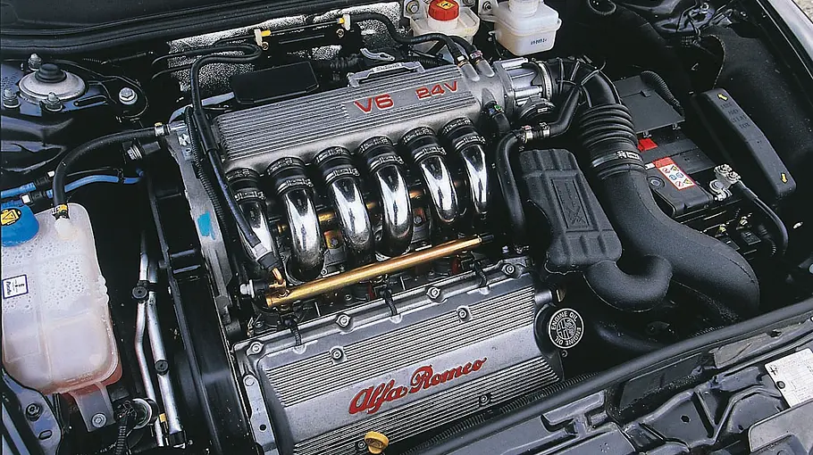Der Motor des Alfa Romeo GT 3.2 V6 24V
