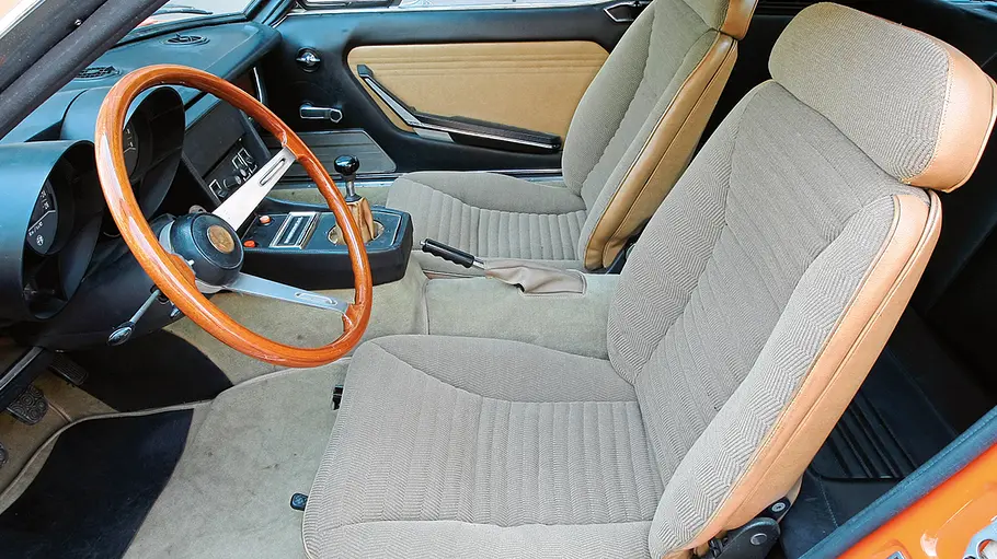 Traumwagen: Alfa Romeo Montreal Der Innenraum des Alfa Romeo Montreal