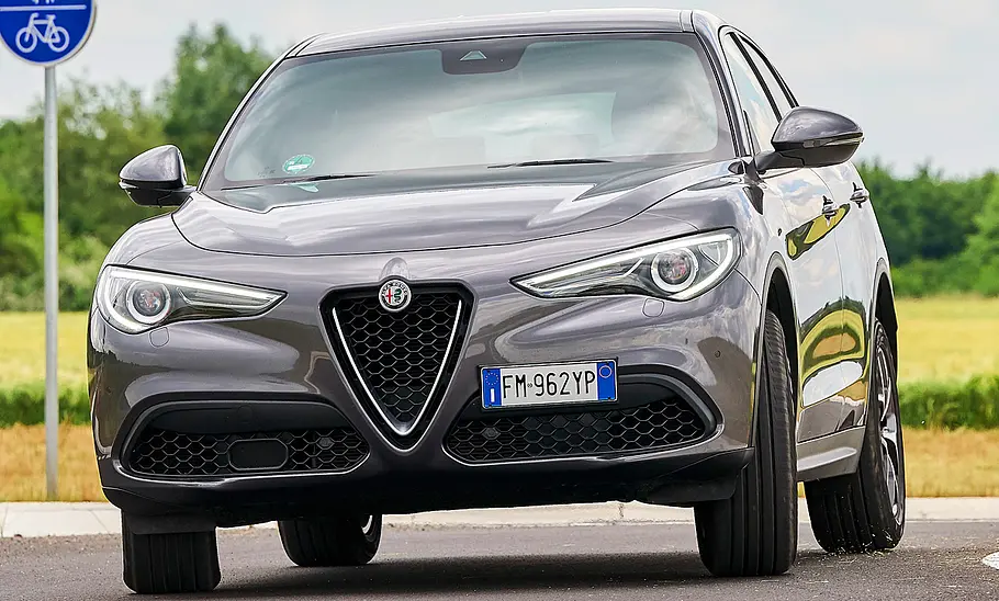 Alfa Romeo Stelvio 2.0 Turbo 16V Q4 Alfa Romeo Stelvio 2.0 Turbo 16V Q4