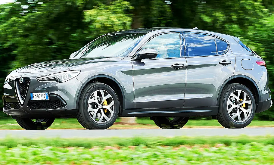 Alfa Romeo Stelvio 2.0 Turbo 16V Q4 Alfa Romeo Stelvio 2.0 Turbo 16V Q4