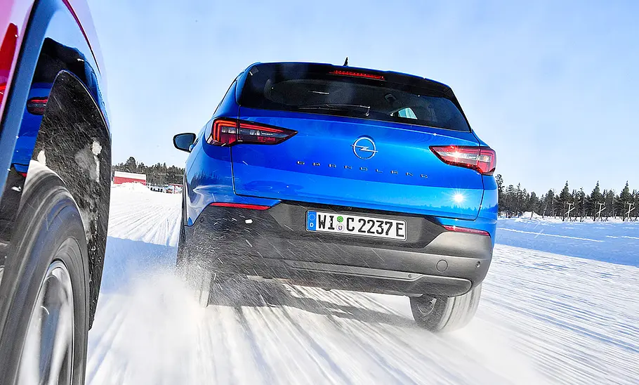 Opel Grandland Hybrid4