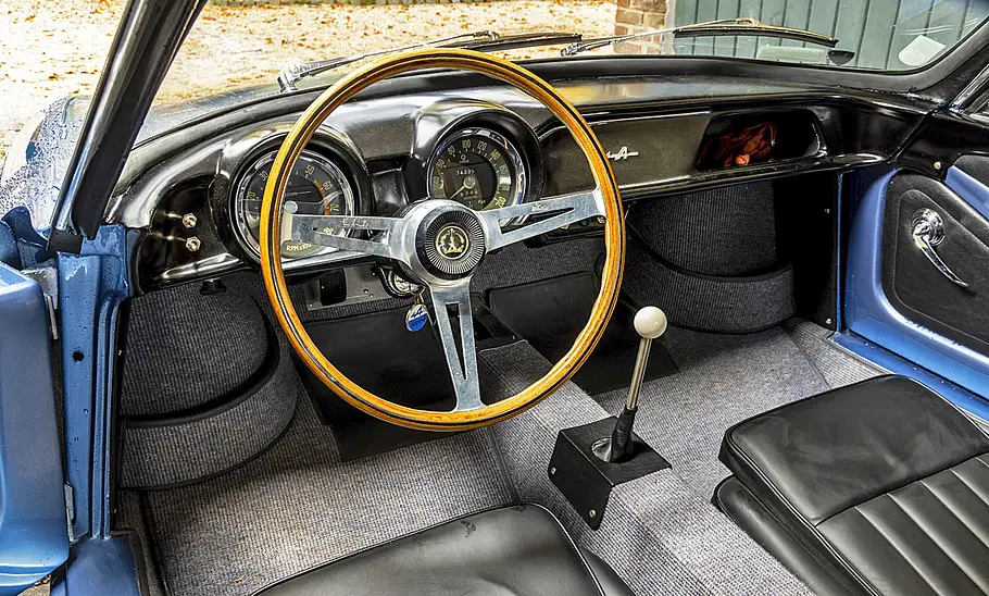 Das Cockpit der Alpine A108 (1965).