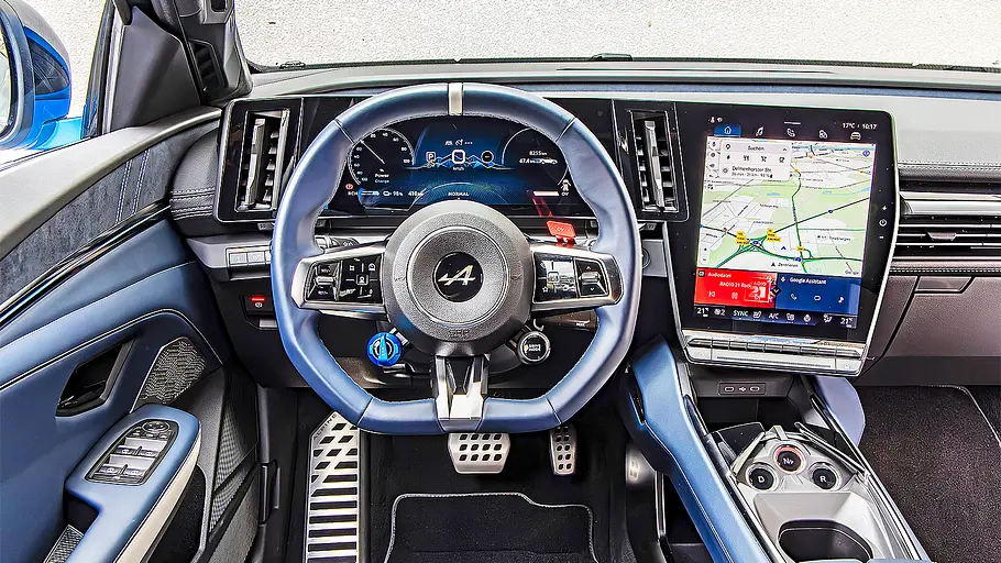 Alpine A390 GT Blick auf die Armaturen im Innenraum des Alpine A390 GT.