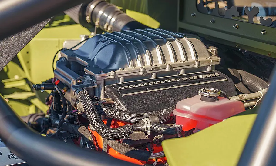 Der Motor eines getunten Humvee.