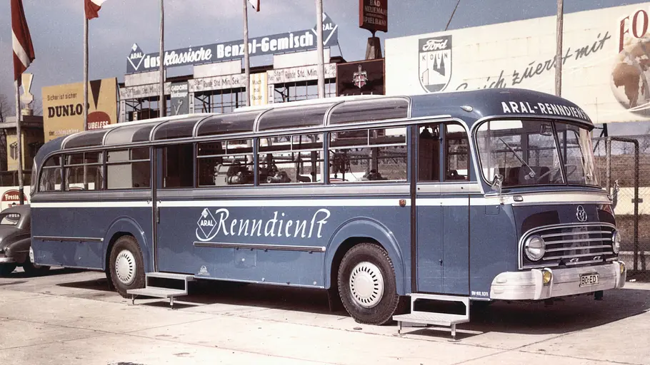Bus des Aral-Renndienstes Blauer Aral-Renndienstbus 1958.