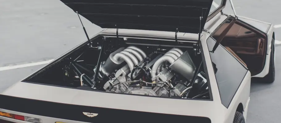 Der Motor des Aston Martin Bulldog.