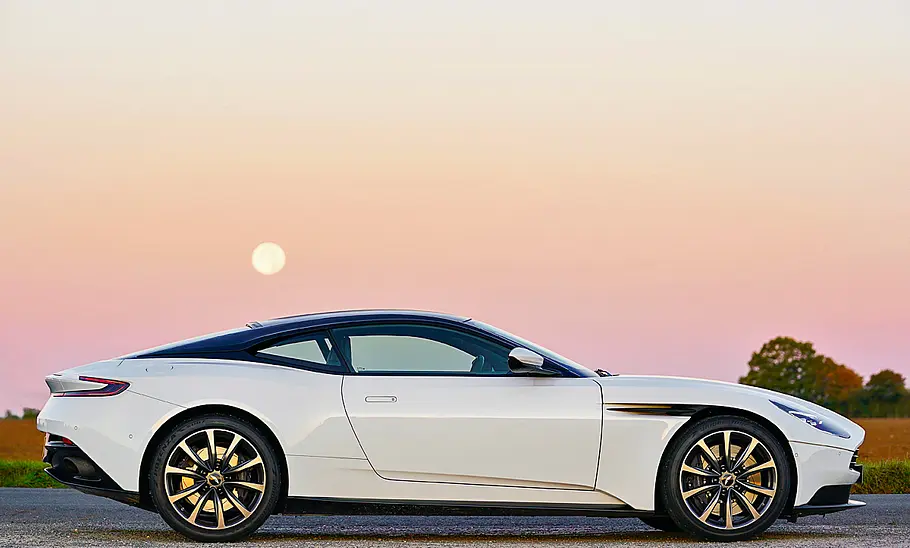 Aston Martin DB11 (2016)