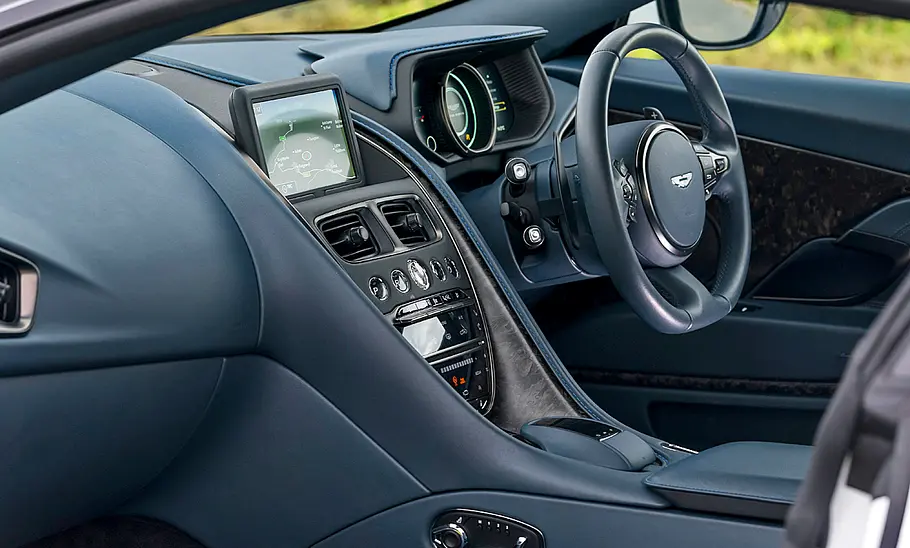 Aston Martin DB11 (2016)