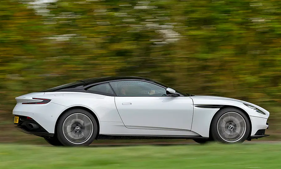 Aston Martin DB11 (2016)