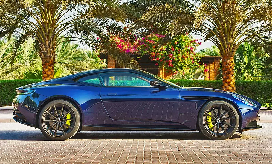 Aston Martin DB11 V12 (2021)