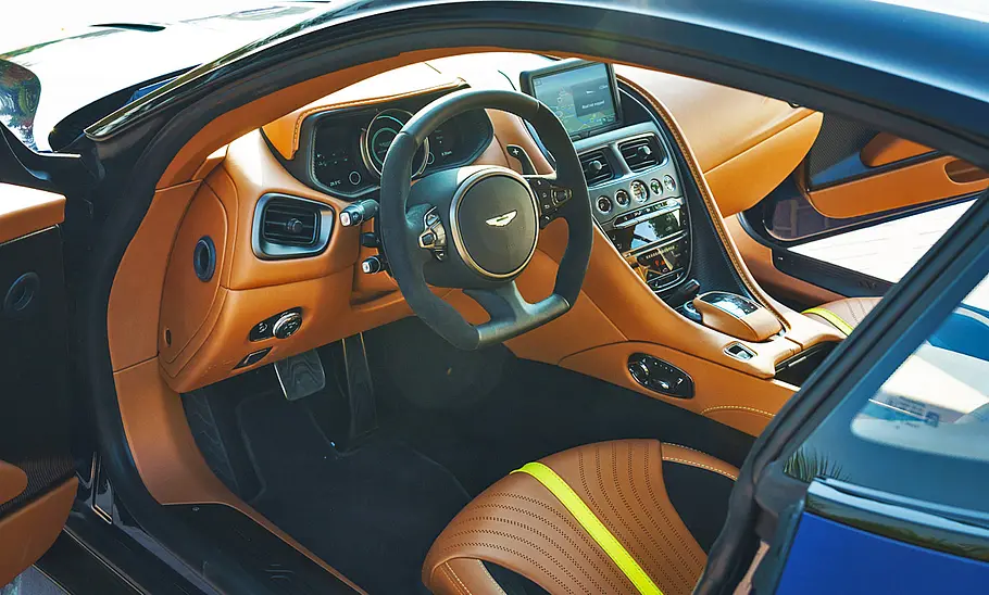 Aston Martin DB11 V12 (2021)