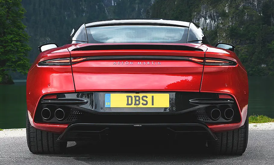 Aston Martin DBS Superleggera (2018) Aston Martin DBS Superleggera (2018)