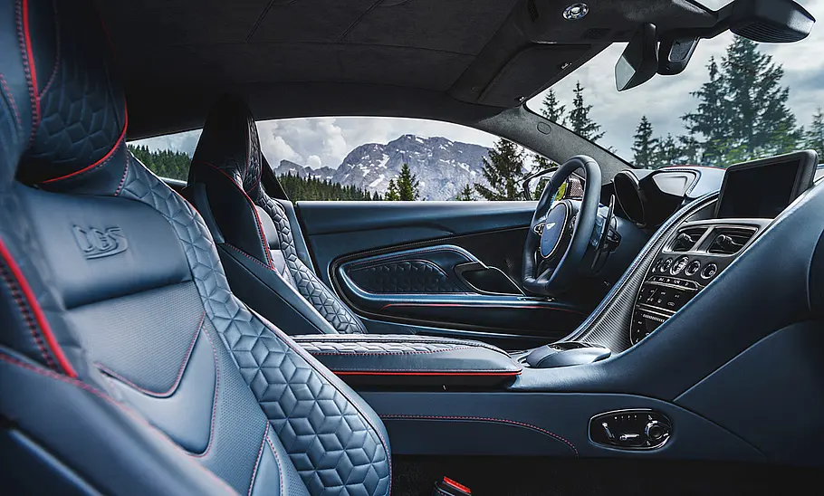 Aston Martin DBS Superleggera (2018) Aston Martin DBS Superleggera (2018)