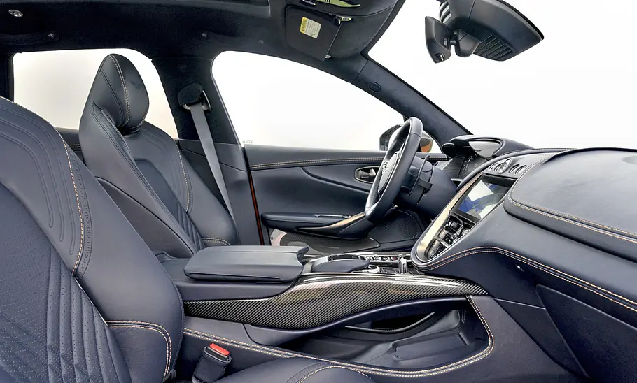 Aston Martin DBX