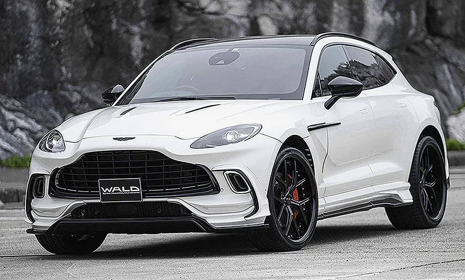 Aston Martin DBX von Wald International Aston Martin DBX von Wald International; SUV; Tuning; stehend; Außenansicht; Frontansicht