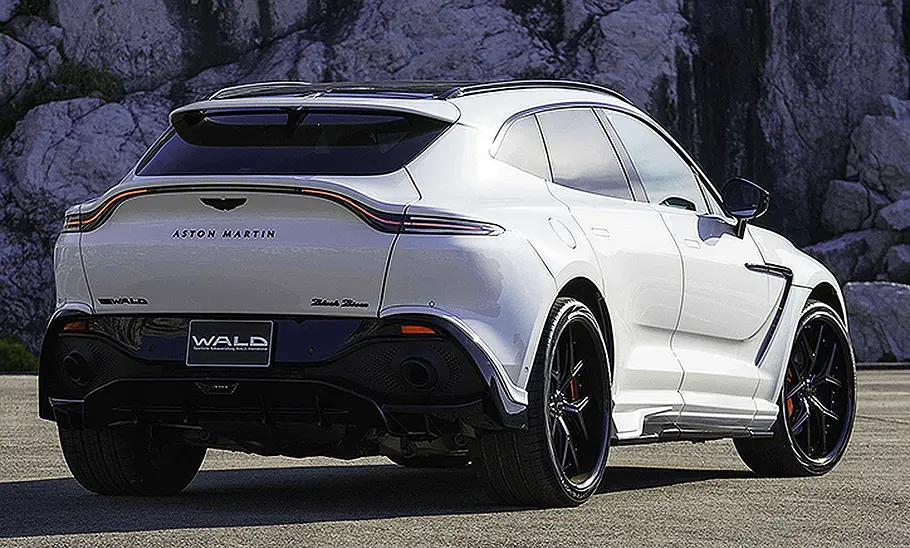 Aston Martin DBX von Wald International Aston Martin DBX von Wald International; SUV; Tuning; stehend; Außenansicht; Heckansicht