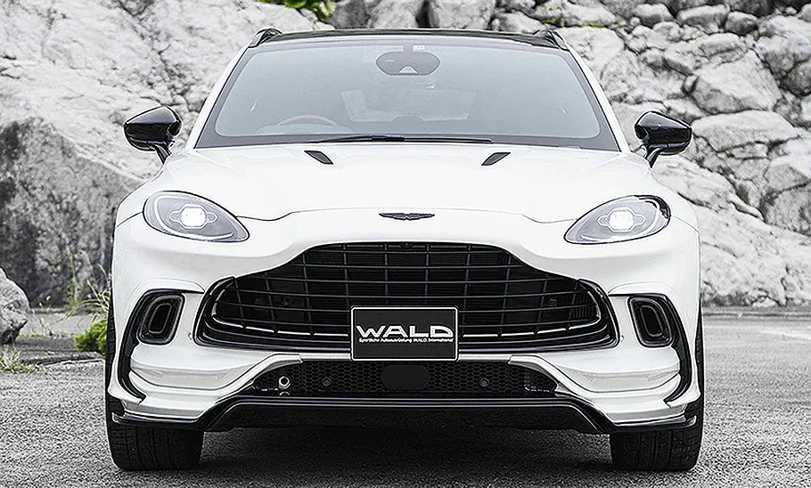 Aston Martin DBX von Wald International Aston Martin DBX von Wald International; SUV; Tuning; stehend; Außenansicht; Frontalsicht