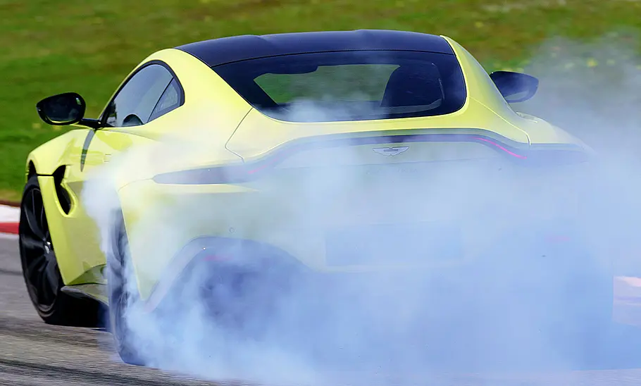 Aston Martin Vantage (2017)