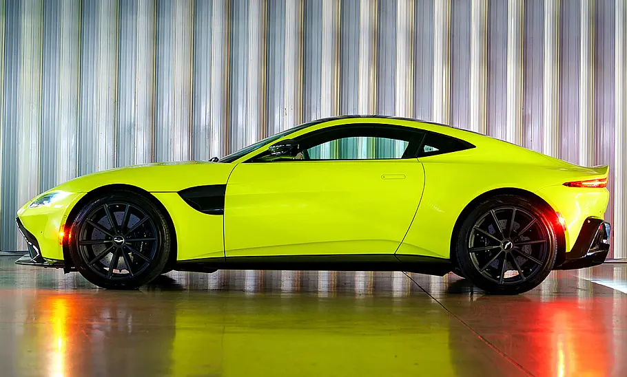 Aston Martin Vantage (2017)