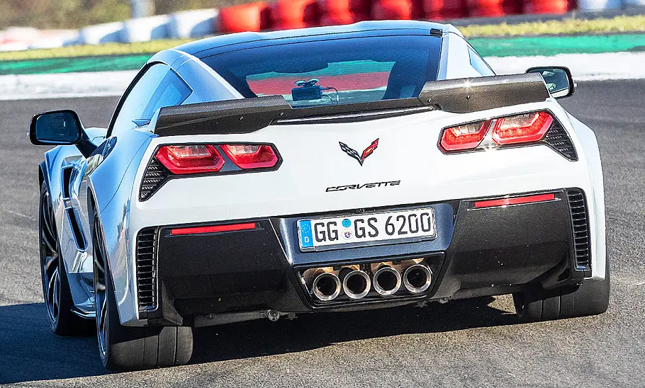 Aston Martin Vantage/Chevrolet Corvette Grand Sport: Test