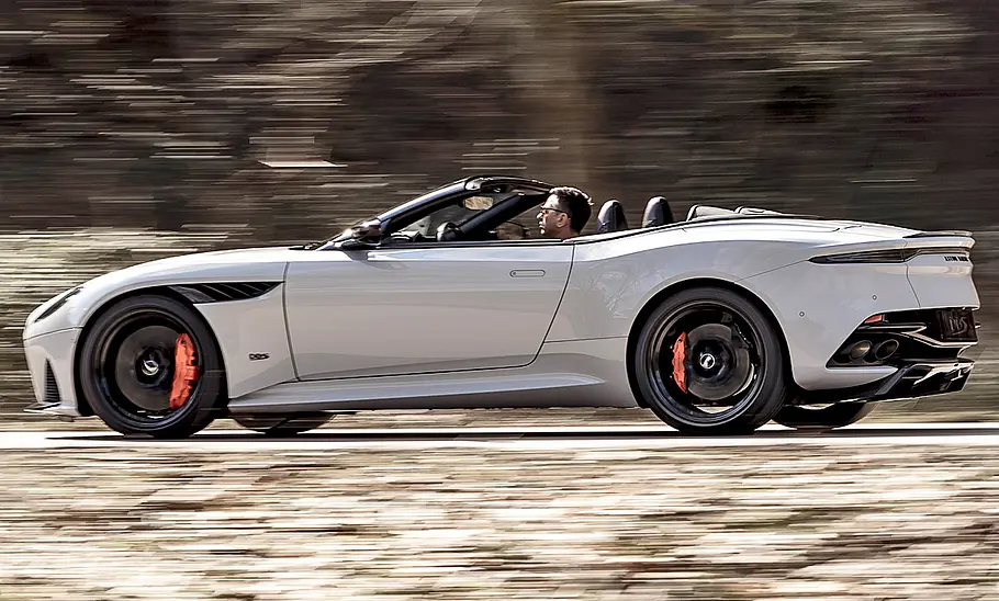 Aston Martin DBS Superleggera Volante (2019) Aston Martin DBS Superleggera Volante (2019)