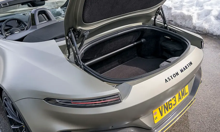 Der Kofferraum des Aston Martin Vantage Roadster (2025).