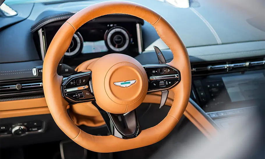 Aston Martin DB12 (2023)