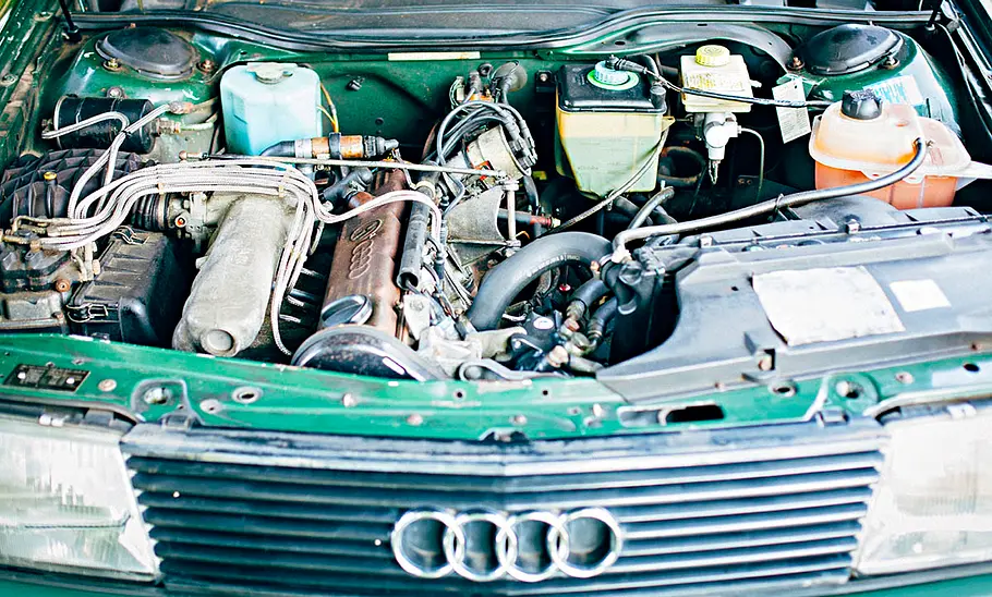 Der Motor des Audi 100 Bischofberger Family.