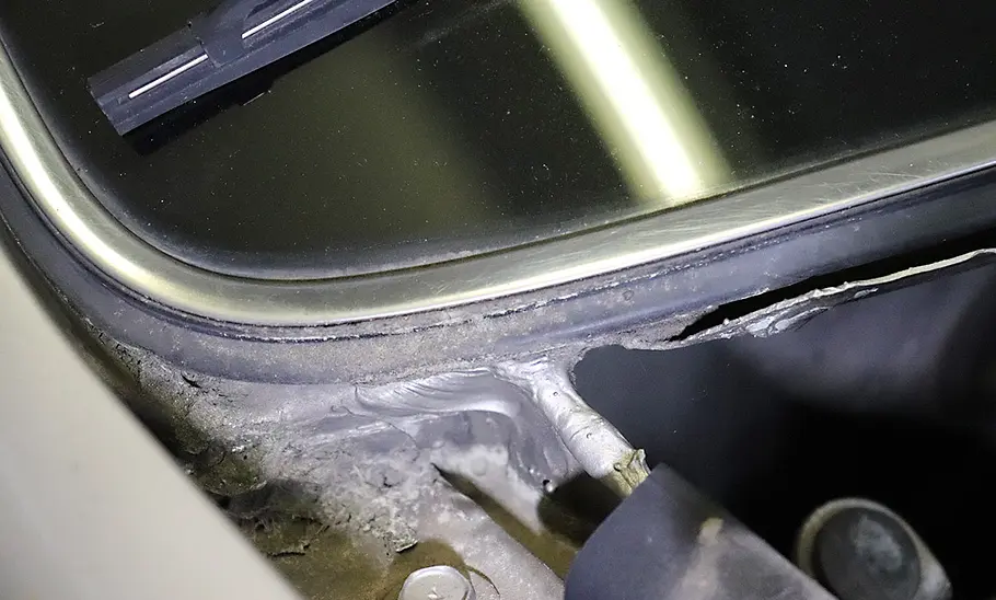 Audi 100 Typ 44 Audi 100 Typ 44 Scheibenrahmen