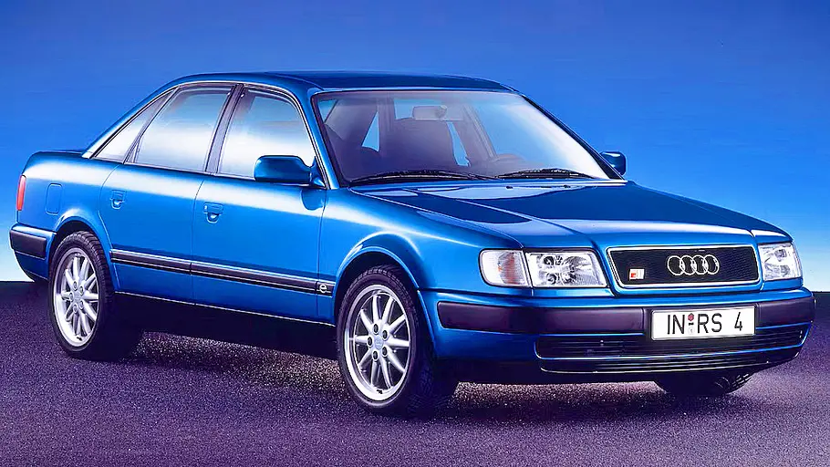 Der Audi 100 RS4 stehend von vorne