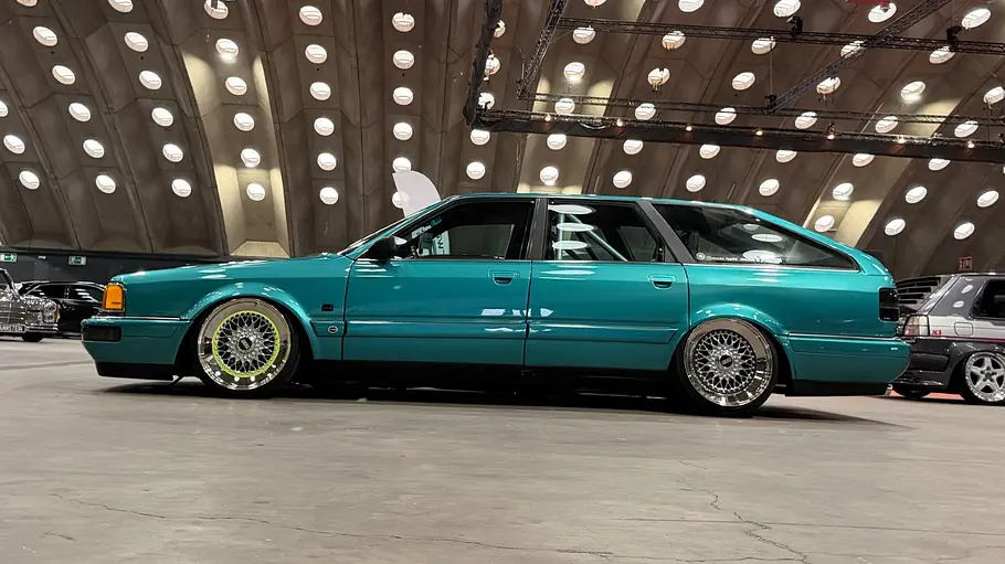 Audi 5000S Avant, fotografiert von der Seite.