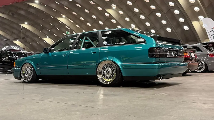 Audi 5000S Avant, fotografiert von der linken Seite.