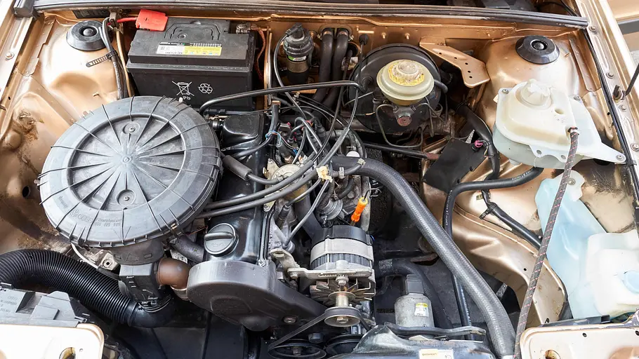 Der Motor des Audi 80