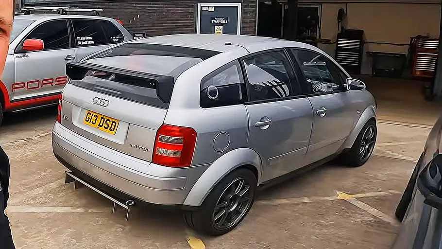 Audi A2 Diesel-Tracktool Blick von schräg hinten auf das Audi A2 Diesel-Tracktool.