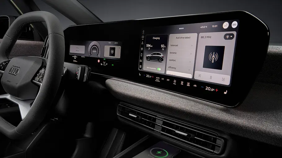 Der zum Fahrer geneigte Touchscreen im Cockpit des Audi A2 e-tron im Detail.