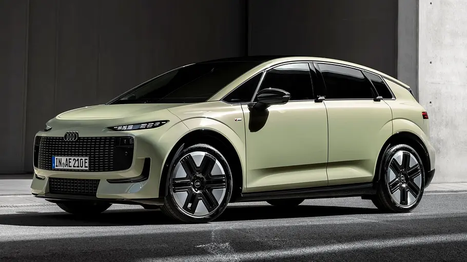Der Audi A2 e-tron statisch von schräg vorne links.