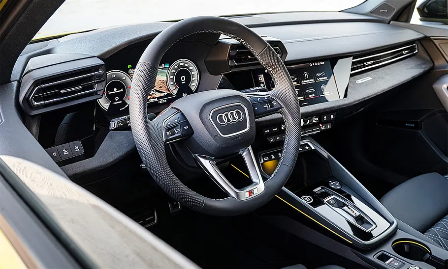 Das Cockpit des Audi A3 Allstreet (2024).