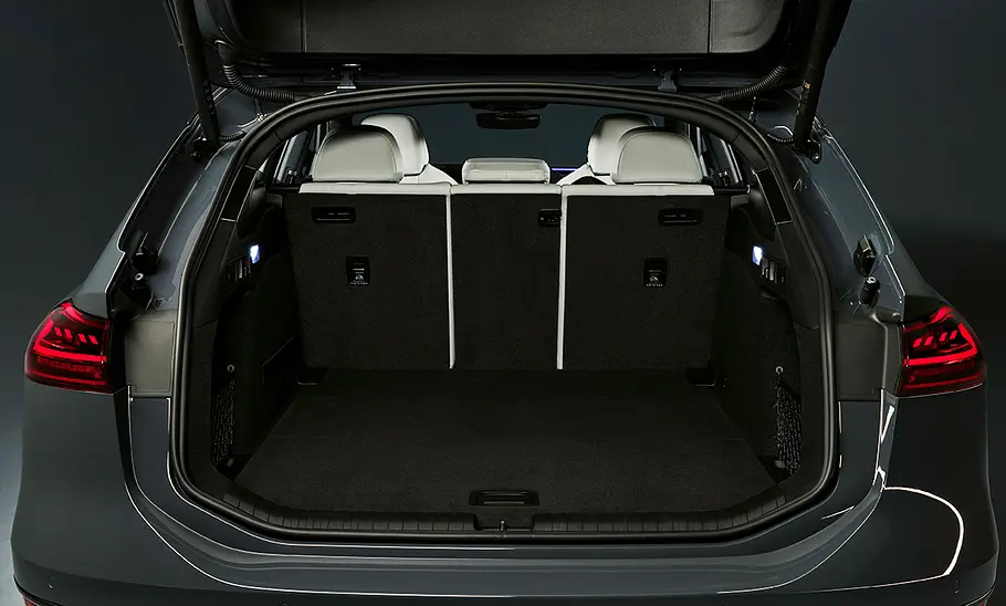 Der Kofferraum des Audi A6 e-tron Avant (2024).