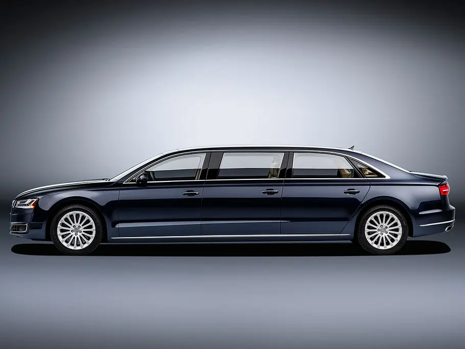 Audi A8 Langversion mit sechs Türen