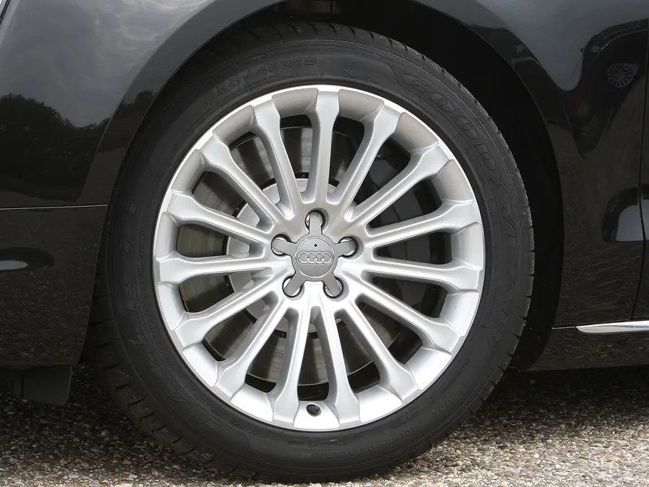 Audi A8 L W12 quattro Audi A8 L W12 quattro - 19-Zoll-Räder
