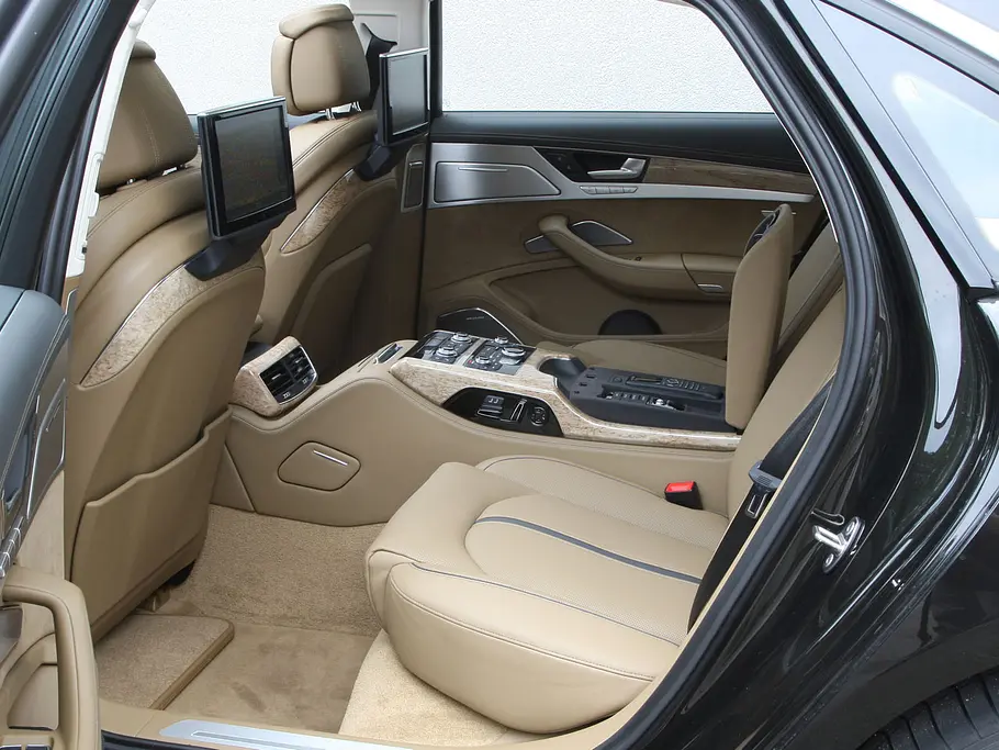 Audi A8 L W12 quattro Audi A8 L W12 quattro - Komfortsitze