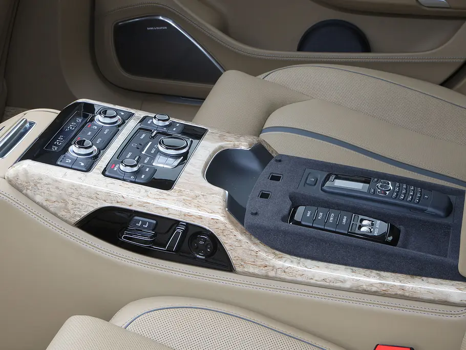 Audi A8 L W12 quattro Audi A8 L W12 quattro - Verarbeitung
