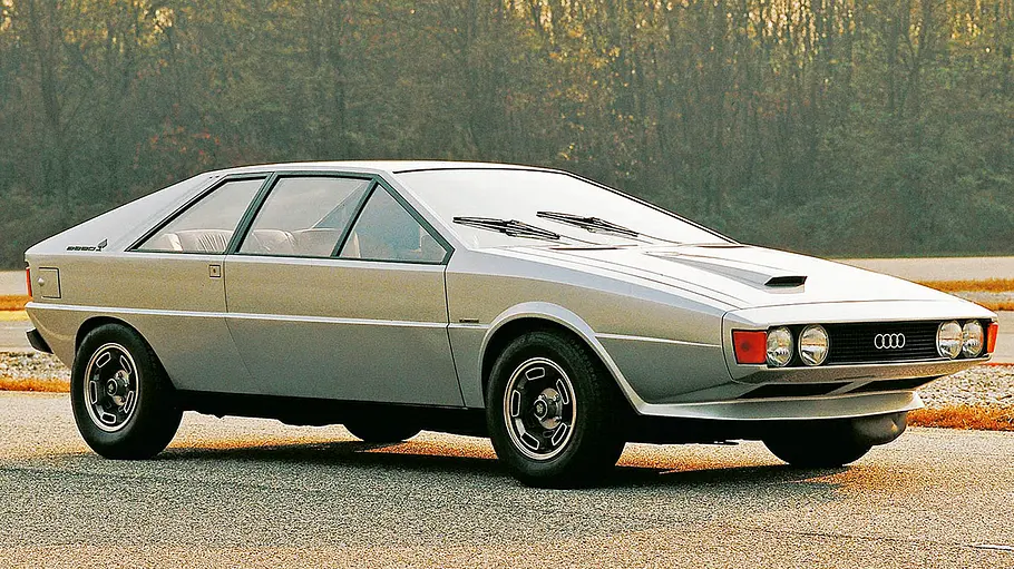 Der Audi Asso di Picche stehend von schräg vorne.