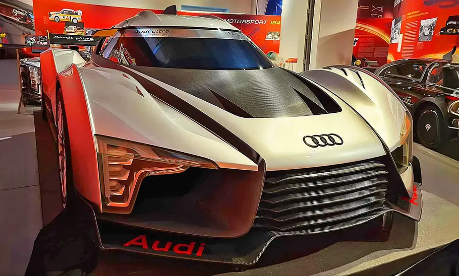Der Audi Skorpion (2013) stehend von schräg vorne