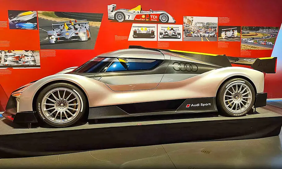 Der Audi Skorpion (2013) stehend seitlich