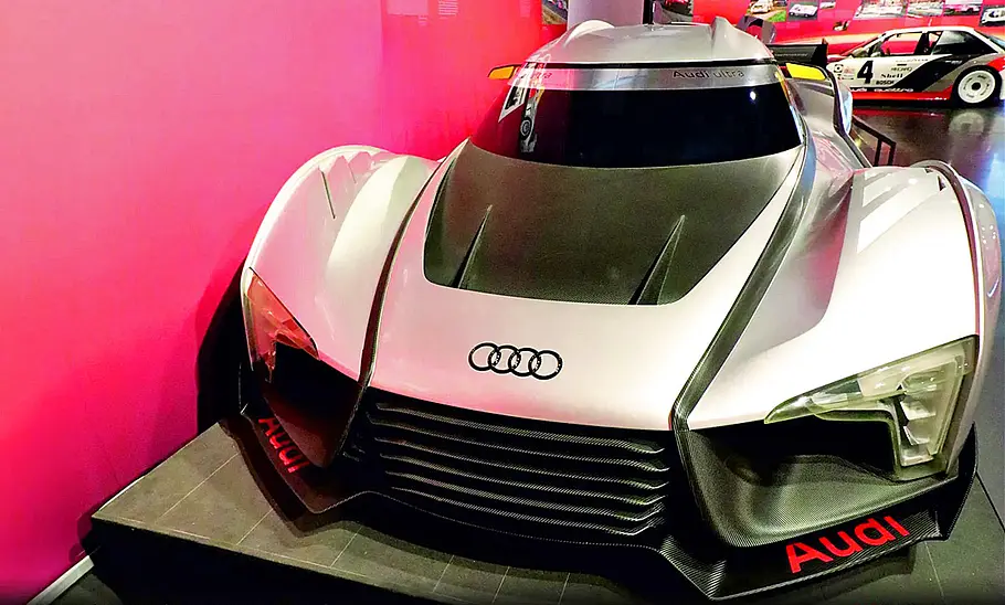 Der Audi Skorpion (2013) stehend von schräg vorne