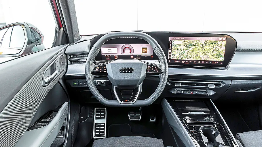 Audi Q3 Blick auf die Armaturen im Innenraum des Audi Q3.