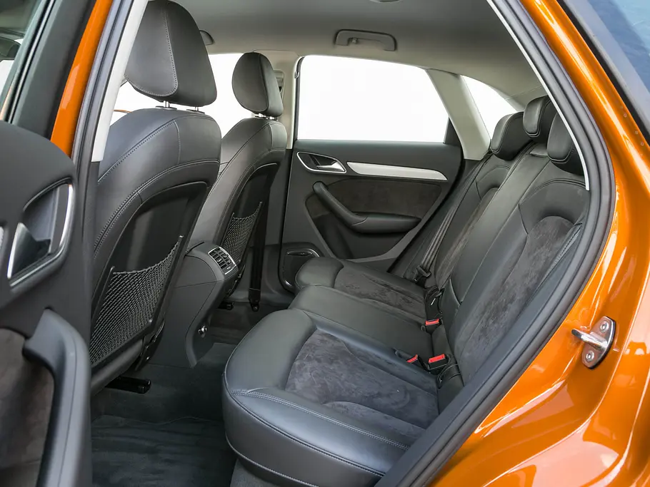 Vergleich: Audi Q3 gegen Q5 Vergleich Q3 2.0 TDI quattro s tronic Diesel Turbo 2013 fond
